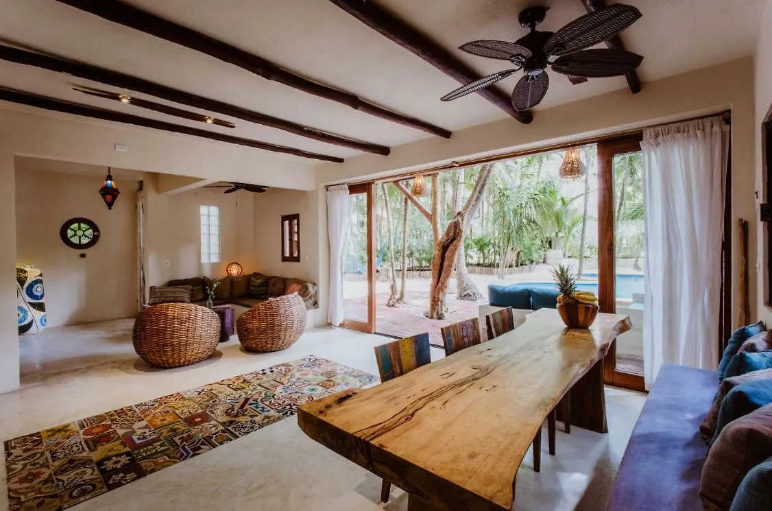 Beachfront Villa On Tulum Beach Hotel Zone 멕시코